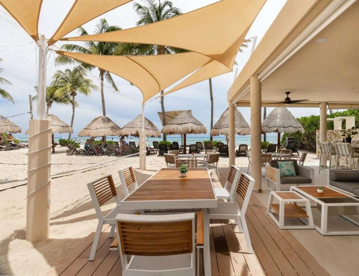 Elements 104 Condo Playa del Carmen Daire
